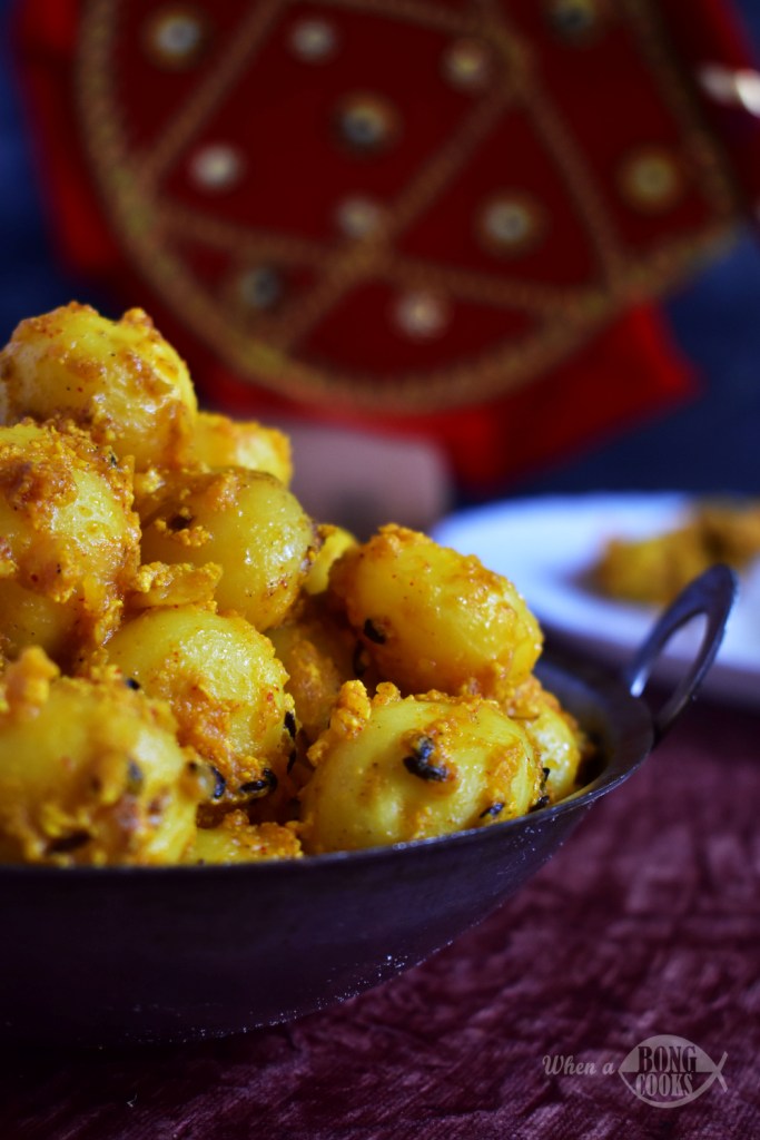 Doi diye Alur Dom (Bengali Style Dum Alu with Yogurt) – Thakurbarir Ranna